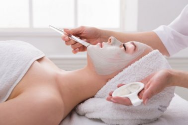 Natürliches Lifting mit dieser einfachen Gesichtsmaske