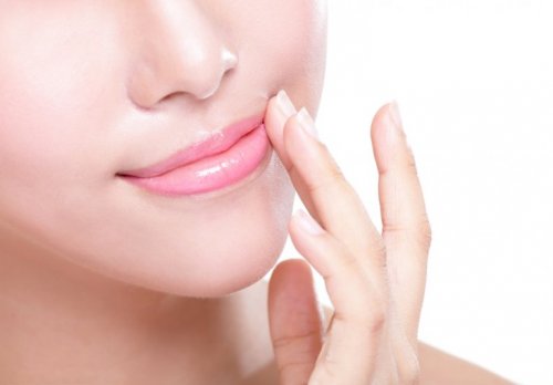 Lippenpflege um rissige Lippen zu verhindern