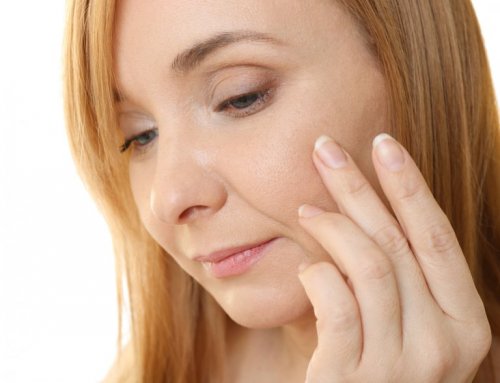 Vitamin-E-Kapseln als Antifaltencreme