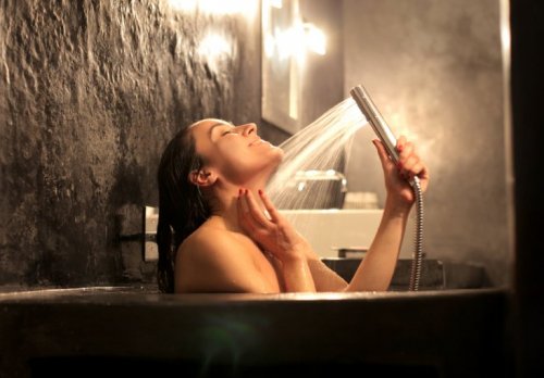 Warmes Bad gegen Muskelverspannungen