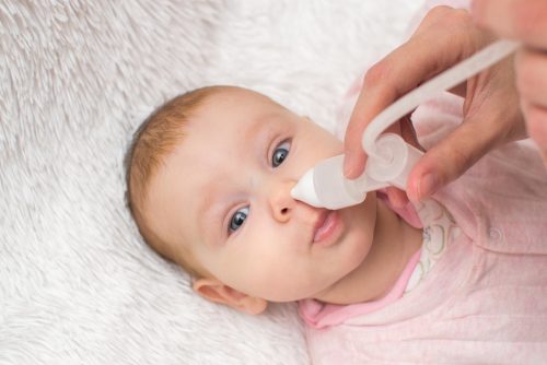 Es ist vorteilhafter Kochsalzlösung statt Wick VapoRub bei Kindern anzuwenden.