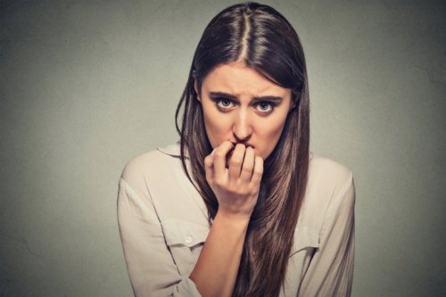 Frau mit Nervosität und Angst