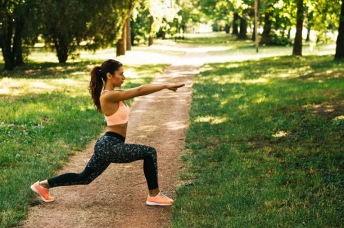 Frau macht Sport gegen Stress und Nervosität