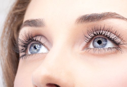 5 Tricks für längere Wimpern