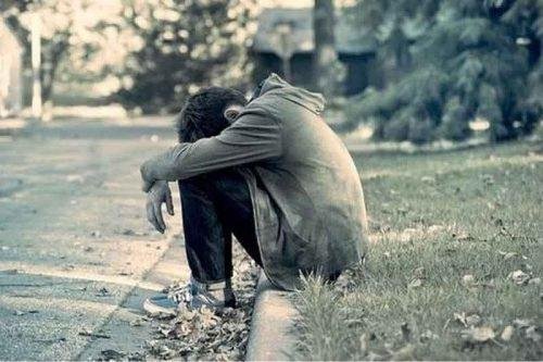 Ständige Angst hält dich davon ab, glücklich zu sein. Toxische Freundschaften.