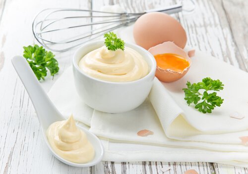 Vegane Mayonnaise mit Sojamilch und Olivenöl