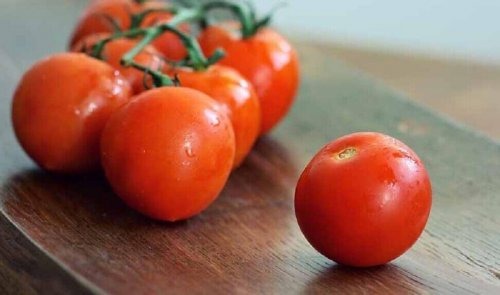 Gesichtsmasken gegen große Poren mit Tomaten