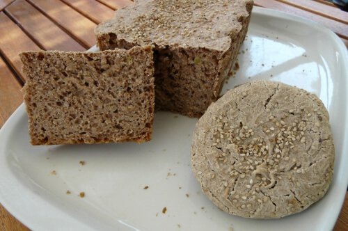 Glutenfreies Buchweizen-Reisbrot: einfach und köstlich