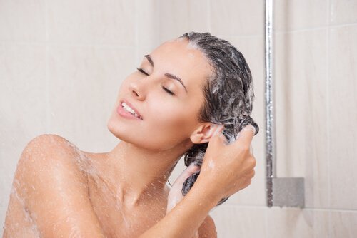 Natürliches Shampoo für langes und gesundes Haar
