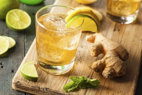 Schlechten Fußgeruch loswerden mit Ingwerwasser