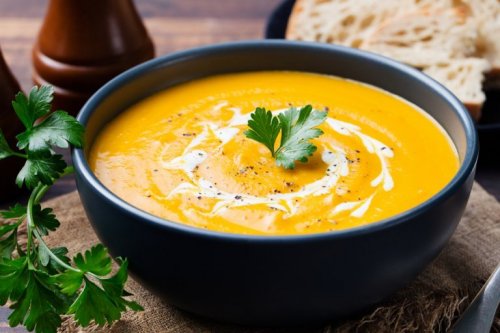 Kürbiscremesuppe mit Brokkoli