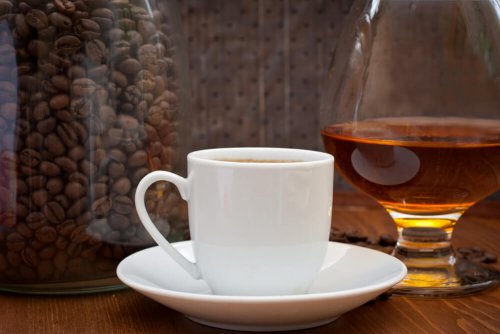 Lebensmittel, die die Bildung von Harnsäure steigern: Kaffee