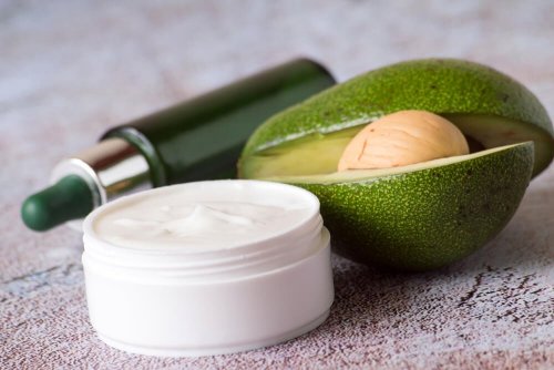 Nachtcremes aus Avocado und Ei