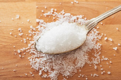 Salz bei Blähungen reduzieren