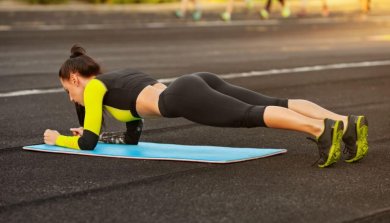 5 einfache Übungen für Zuhause, um in Form zu kommen