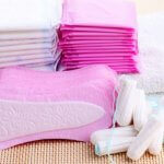 Symptome von Menorrhagie: Tampons und Binden beachten.