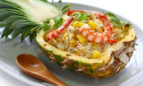 Ananas mit Shrimps zur Behandlung von Verstopfung