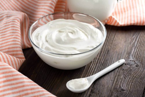 Selbstgemachte vegane Mayonnaise ist eine Emulsion