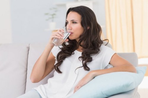 Feuchtigkeitspflege mit Wasser