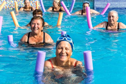 Übungen für Senioren: Aqua-Aerobic