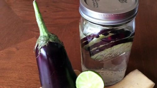 Auberginen- und Zitronenwasser für den Gewichtsverlust