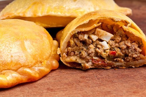 Wie sind Empanadas mit Fleisch oder Huhn