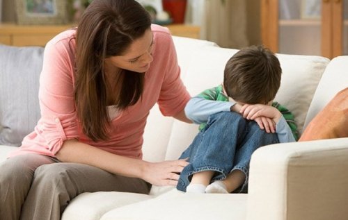 Menschen, die als Kinder nicht geliebt wurden, haben, Probleme, Beziehungen einzugehen und Gefühle auszudrücken