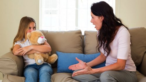 Wenn Kinder aufsässig werden, klare Regeln und Strafen aufstellen