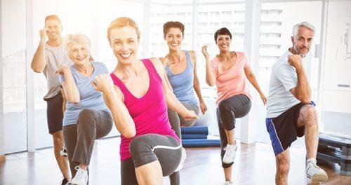 Sport kann gegen das Restless-Legs-Syndrom helfen.