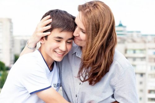 Mutter akzeptiert Homosexualität ihres Sohnes