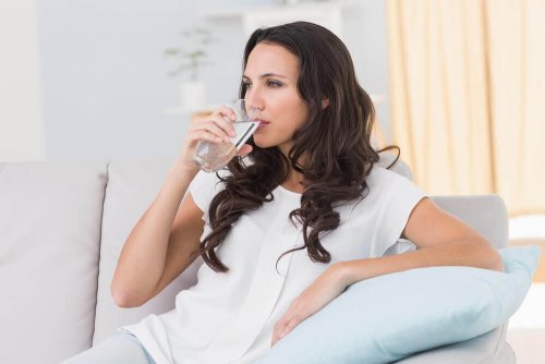 Verdauung verbessern mit viel Wasser.