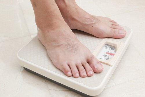 Gesundes Gewicht beibehalten, um Osteoporose vorzubeugen