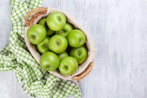 Detox-Salate mit Äpfel