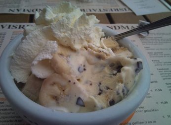 Selbstgemachtes Eis mit Oreo