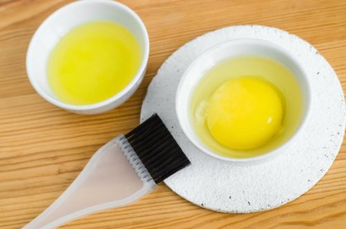 Eier, Orange und Banane stellen gute Hausmittel gegen Spliss dar