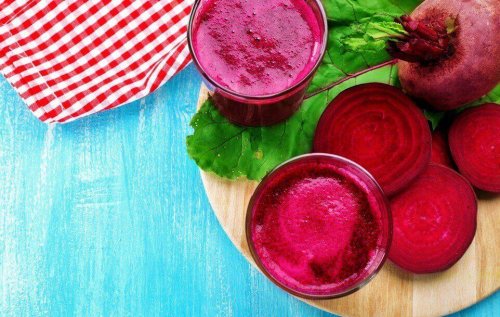 Früchte-Smoothies sind gesund.