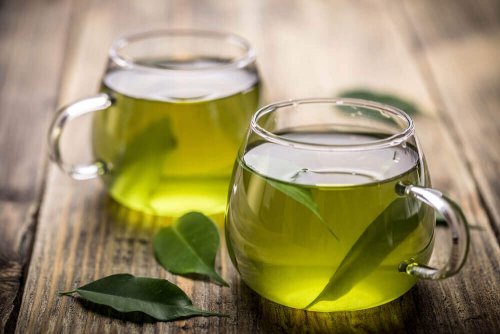 Grüner Tee mit Zimt gegen Blähungen