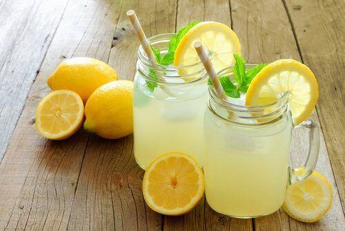 8 Vorteile von Zitronen und Zitronenlimonade