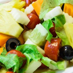 3 Salate mit Ananas - perfekt für dein Abendessen