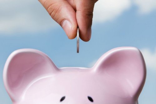 Sparen hilft jeden Monat Geld zu sparen