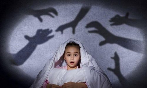 Versuche deine Kinder nicht in ihrer Angst im Dunkeln zu bestärken.