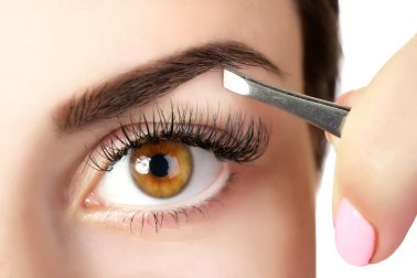 5 natürliche Tricks für volle Augenbrauen