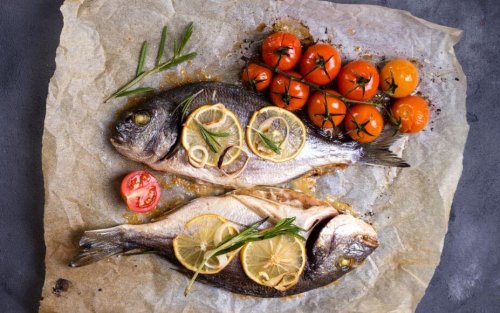 Gegrillter Fisch und Kohlsuppe zum Abnehmen