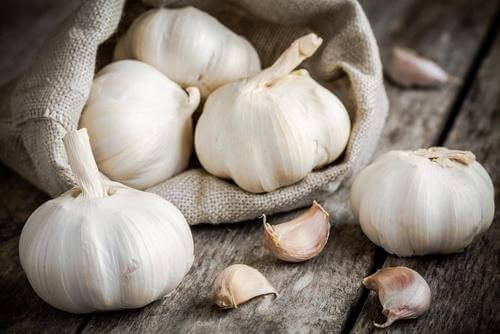 Knoblauch kann Cellulite behandeln