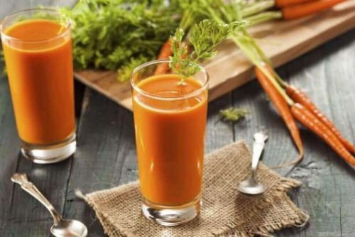 Smoothies zur Stärkung der Haare mit Karotten