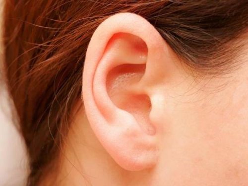 5 übliche Fehler in der Dusche, Ohren