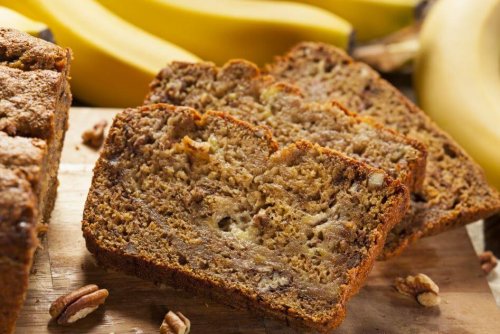 Bananenkuchen mit Nüssen