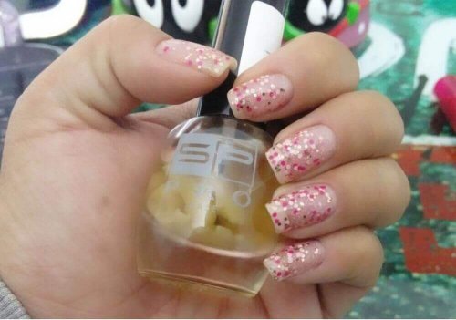 Mit einer Nagelbehandlung die Nägel stärken