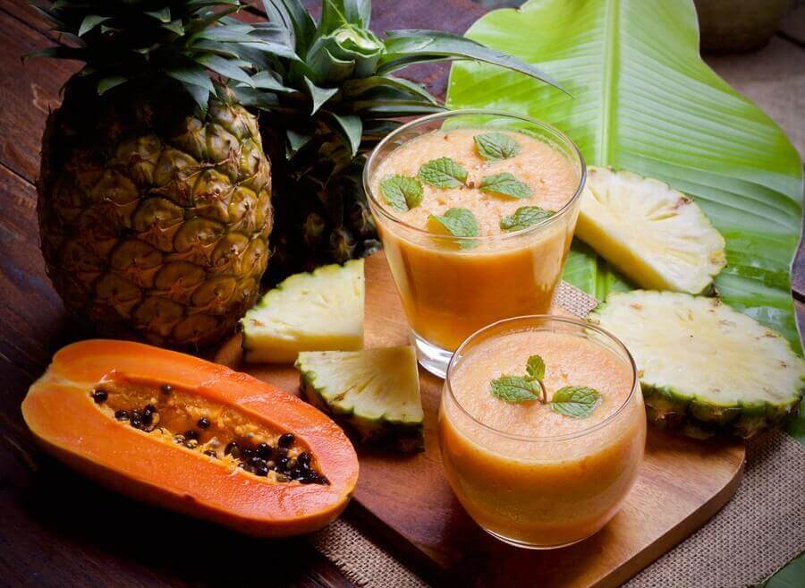 Heilmittel gegen Blähungen: Papaya und Ananas
