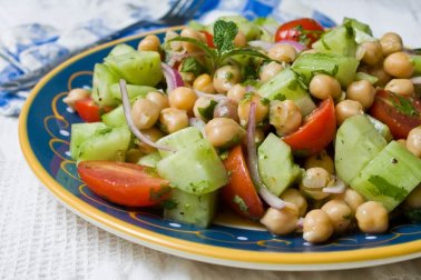 Salat mit Hülsenfrüchten - 4 leckere Rezepte